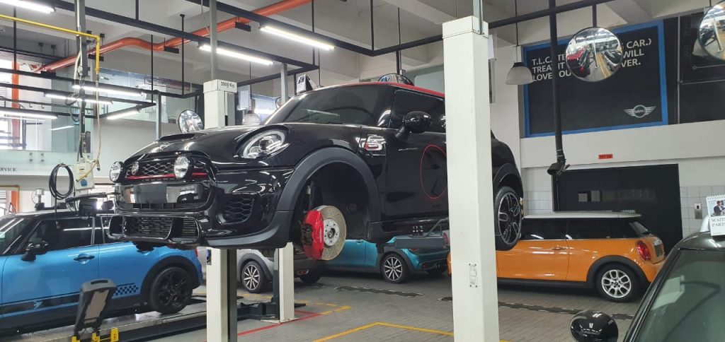 Booking servis mini cooper maxindo yang mengalami kebanjiran di tahun
