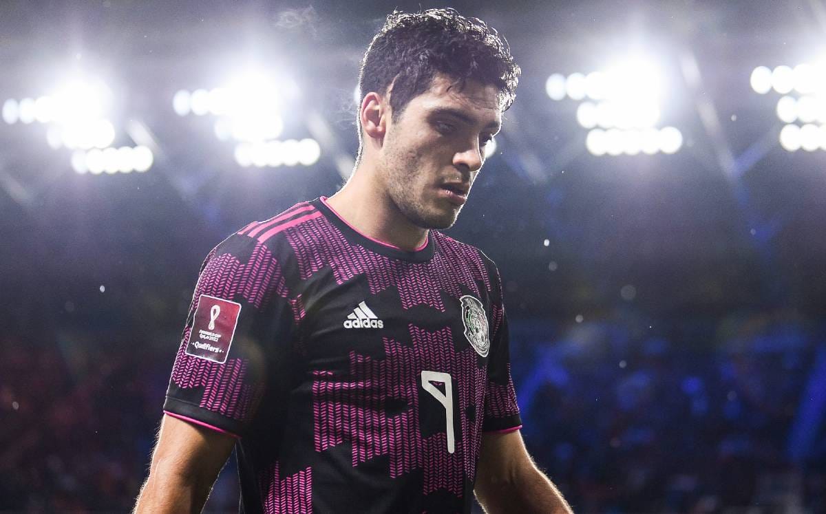 Lesión de Raúl Jiménez compromete su llamado al Mundial