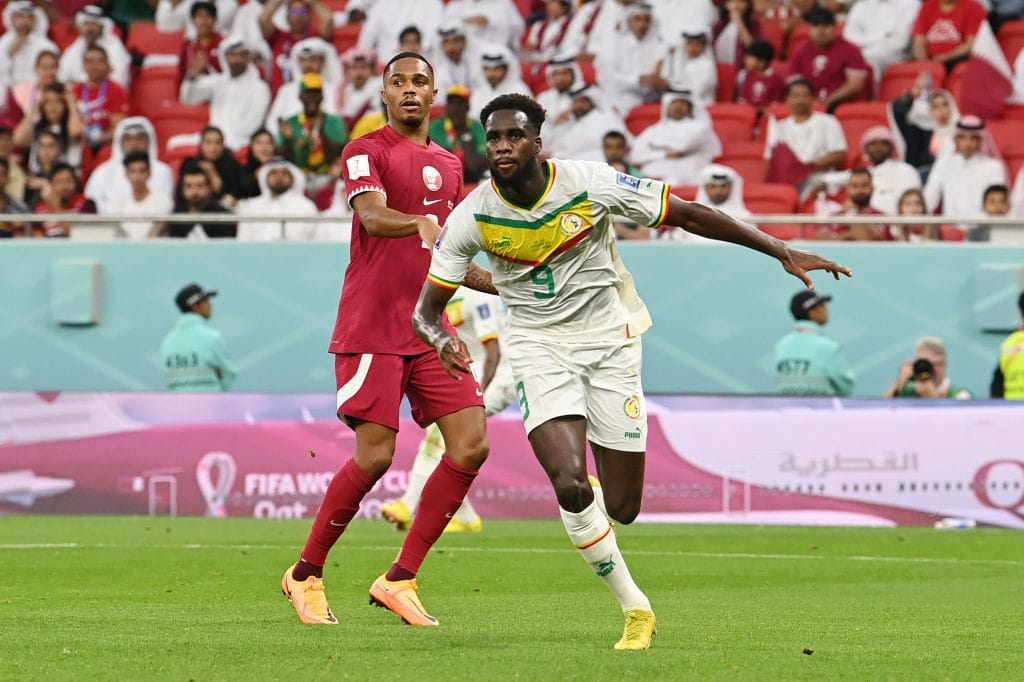 Senegal deja a Qatar al borde de la eliminación