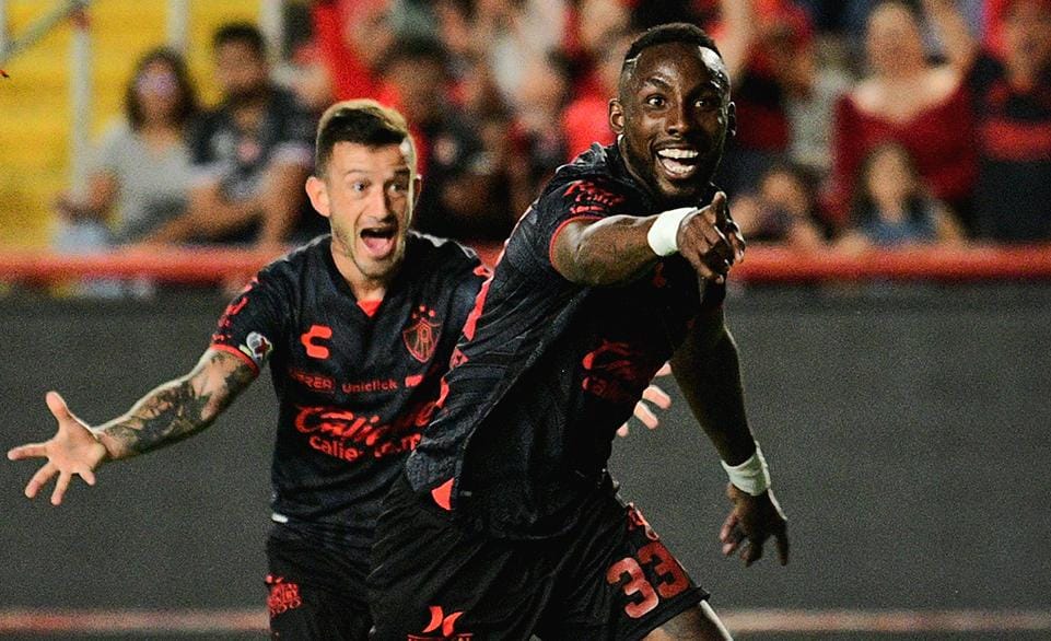 Julián Quiñones comanda triunfo de Atlas ante Necaxa