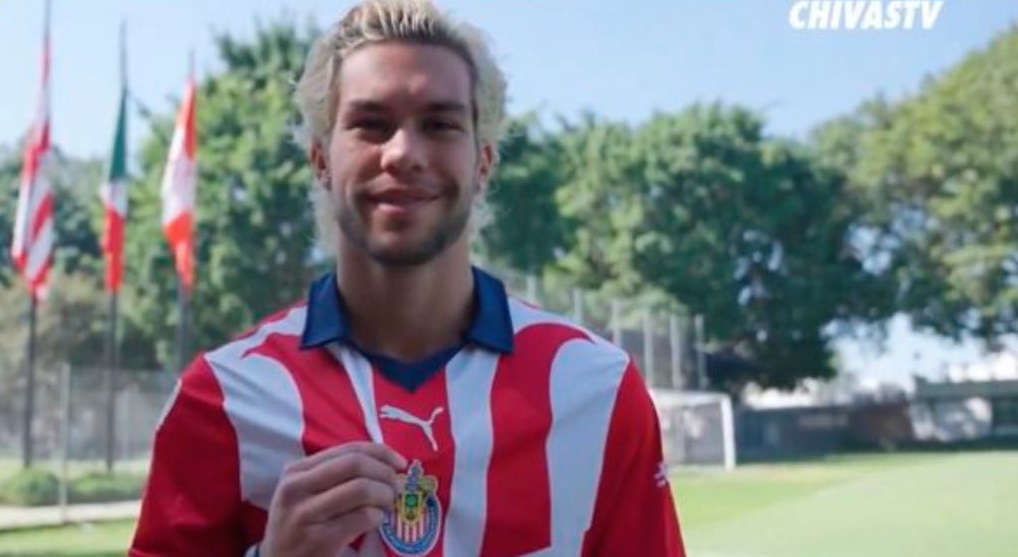 Cade Cowell es presentado por Chivas