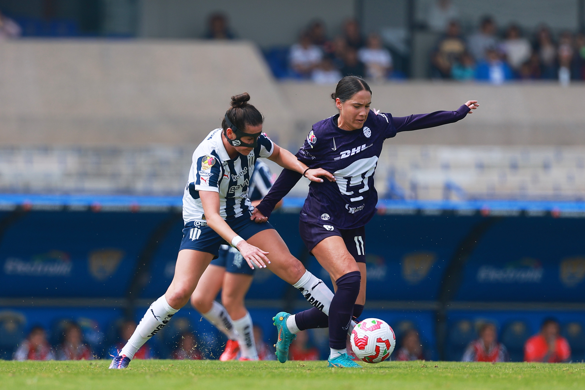 Rayadas se complica en victoria ante Pumas