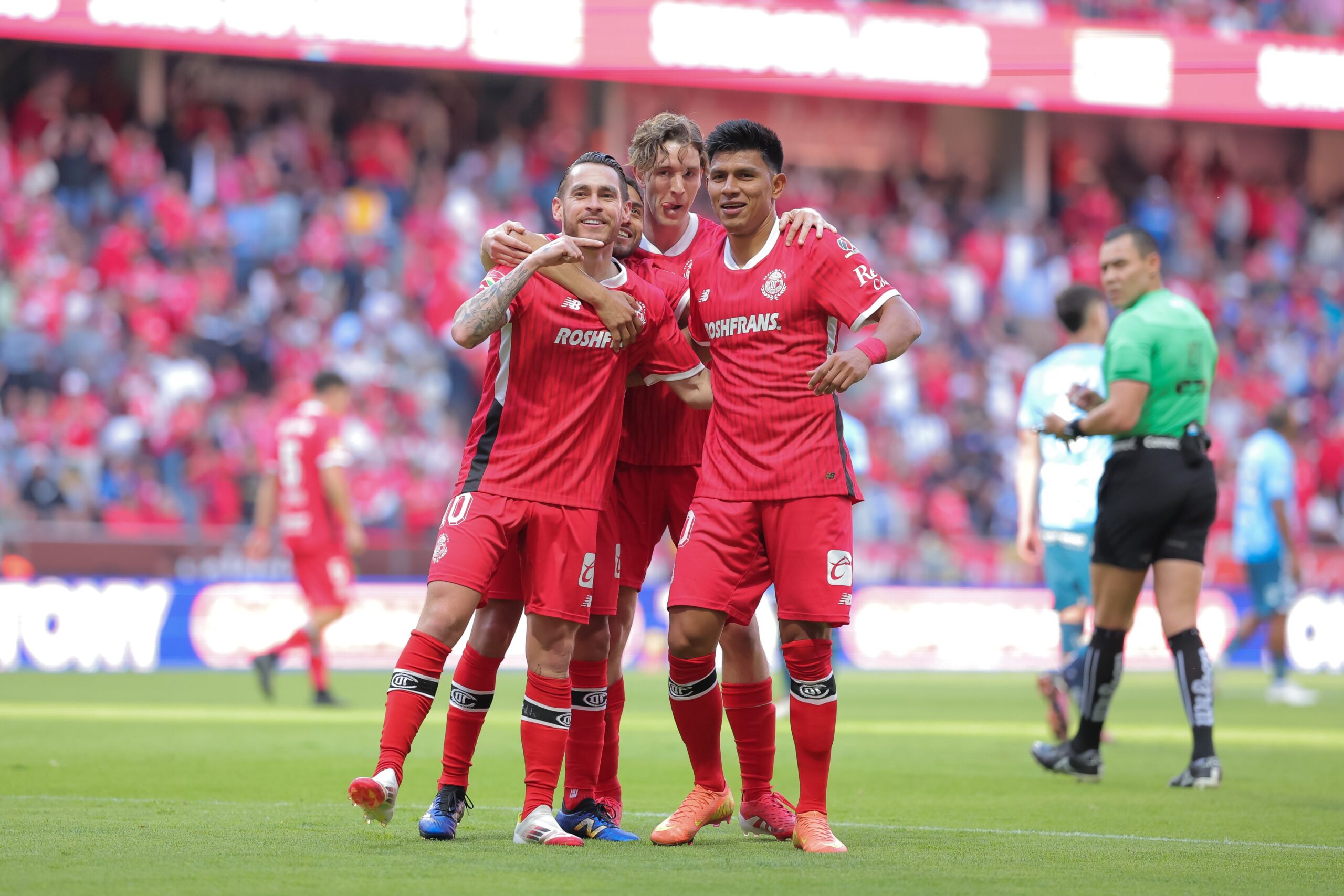Toluca consigue apurado triunfo ante Pachuca