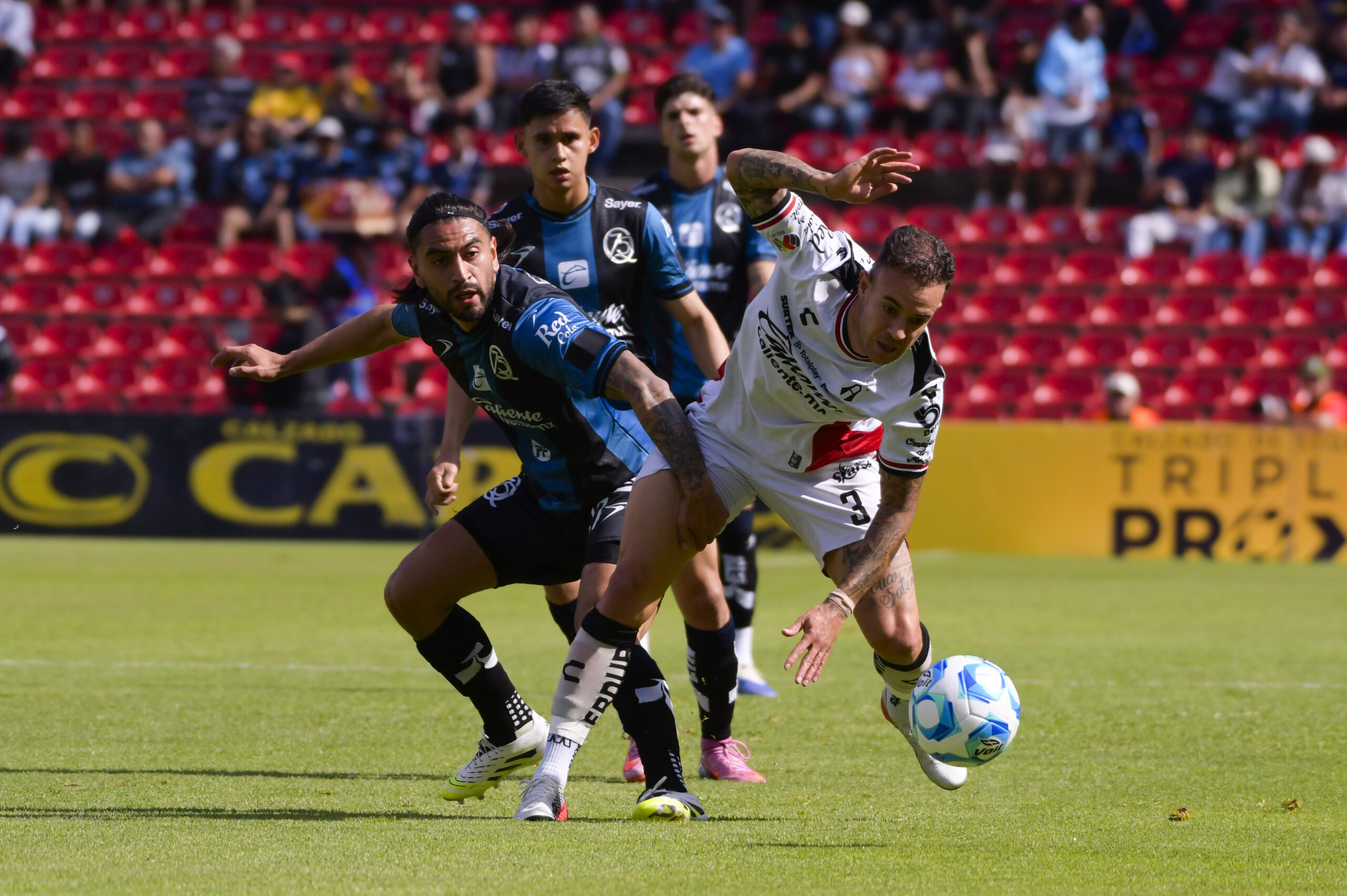 Querétaro rescata un dramático punto frente al Atlas