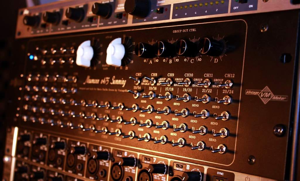 Why Passive Summing Mixer Gain Loss Paul Taylor Medium