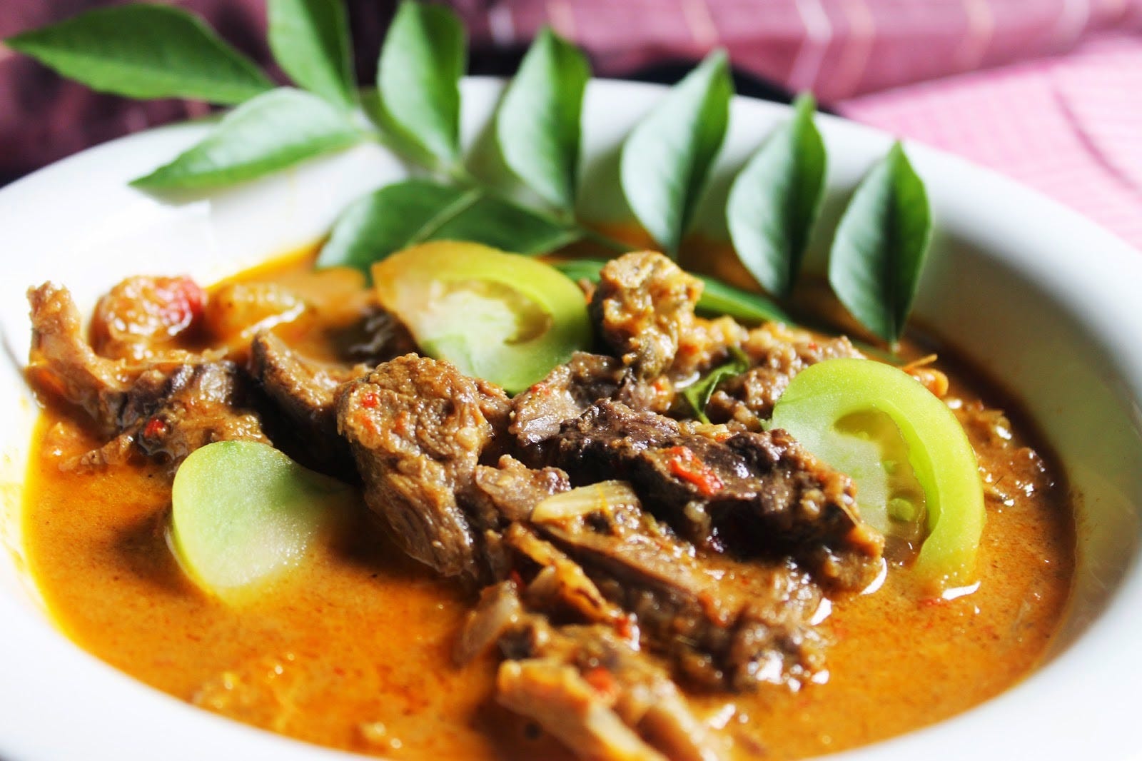 Resep gula khas aceh · 5 butir bawang merah · 4 buah cabai merah, dibuang biji · 2 cm jahe · 2 cm lengkuas · 5 buah cengkeh · 1 sendok makan ketumbar . 6 Kuliner Khas Aceh Yang Terkenal Enak Dan Bikin Kamu Ketagihan By Sofwan Hadi Blog Catering Online Jakarta Kulina Medium