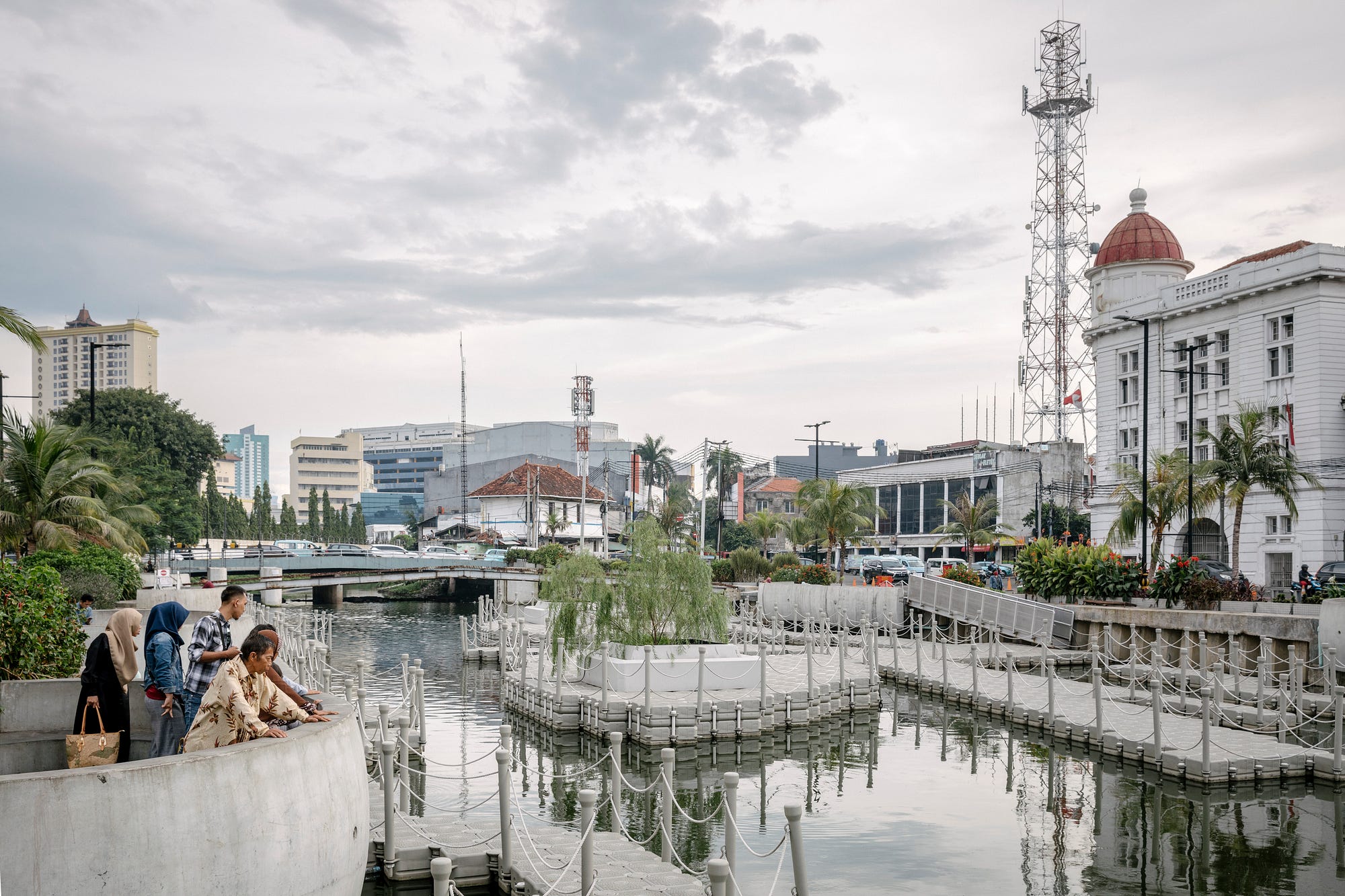 Heavy rains along with exceptionally high sea tides caused many parts of jakarta to become inundated in flood waters on 16 january 2013. The Radical Plan To Save The Fastest Sinking City In The World By Steve Levine Gen