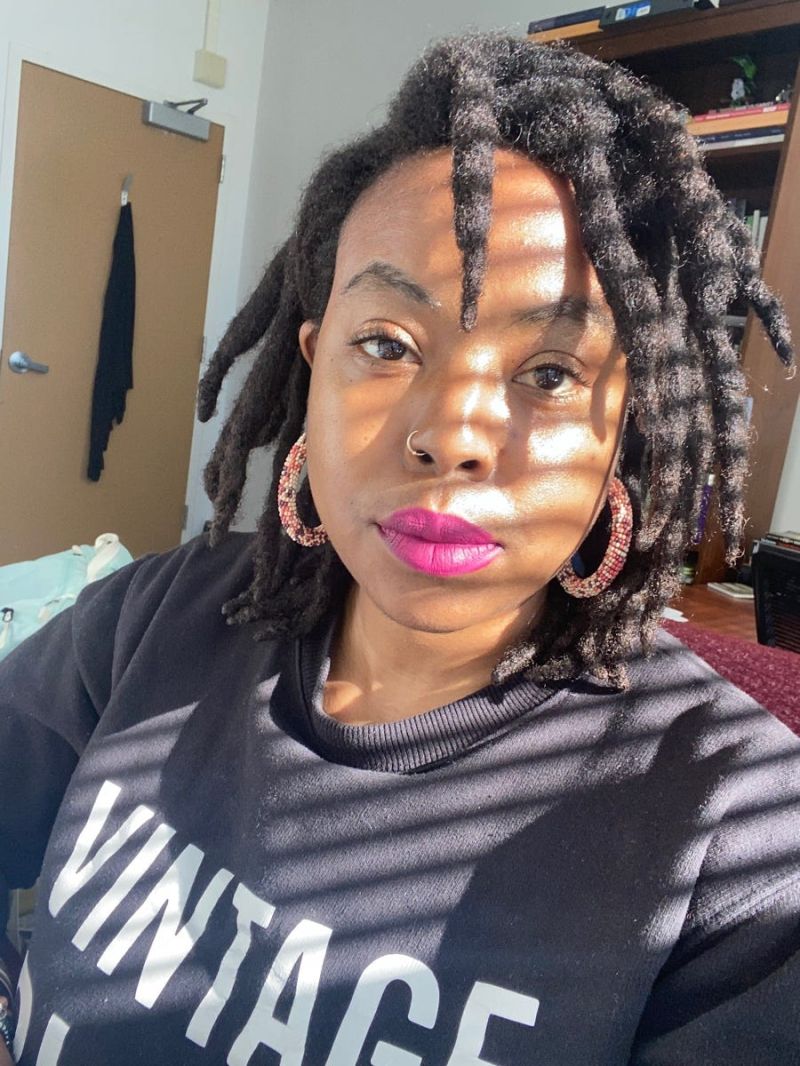 About Tiffany C Medium - Download Classic Gradient Illustration | Retina