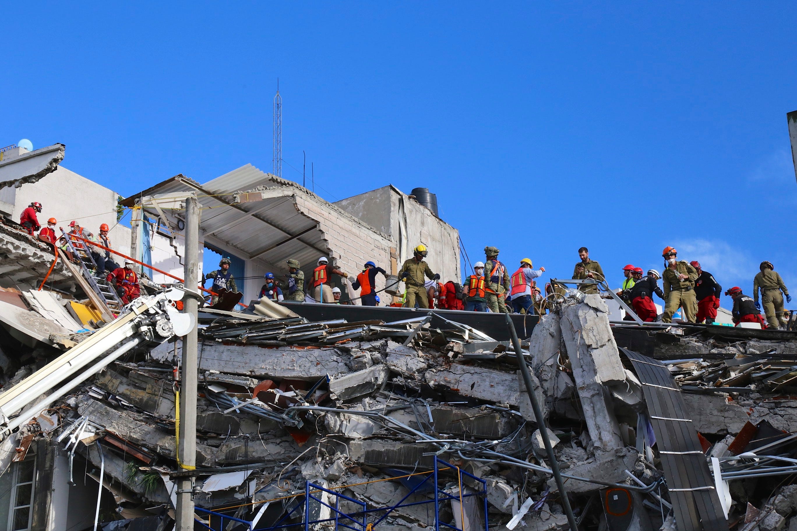 Working alongside the community of tonameca, mexico, all hands and hearts is providing disaster relief after the damage caused by the 2017 earthquakes. Mexico Earthquake Our Lives Changed In Just 1 Minute By Usaid Saves Lives U S Agency For International Development Medium