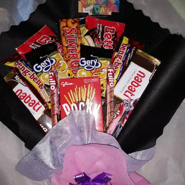 Well, pasti kita akan bingung setengah mati memberikan . Hp 0813 2104 3828 Tsel Pesan Bouquet Snack Murah Batam By Pemesanan Snack Bucket Batam Medium