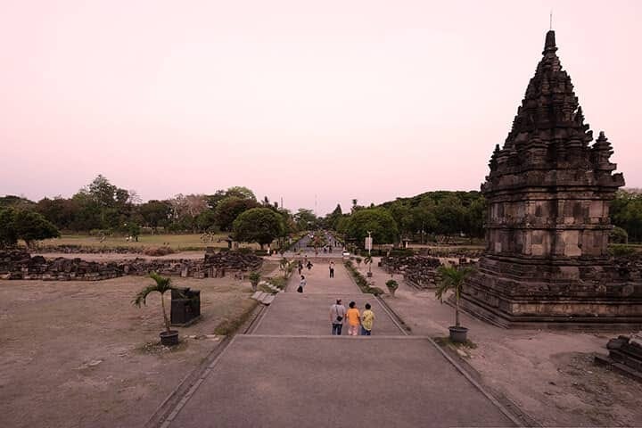 Candi Prambanan. Candi Prambanan Jogja adalah candi… | by @LiburanJogja |  liburanjogja | Medium