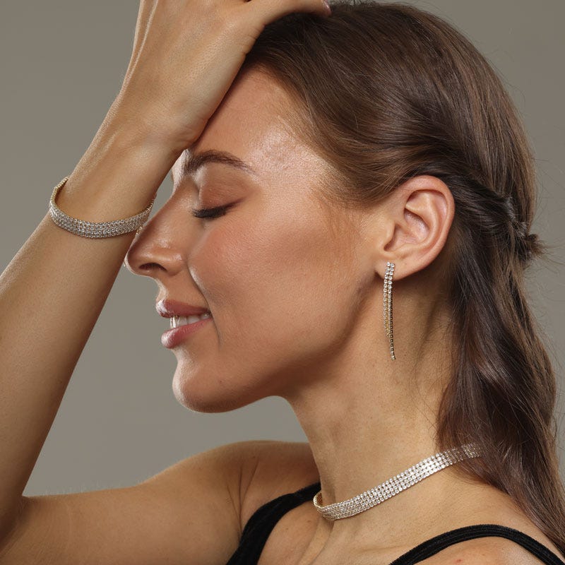 How to clean tarnished jewelry. a typical issue with metal jewelry