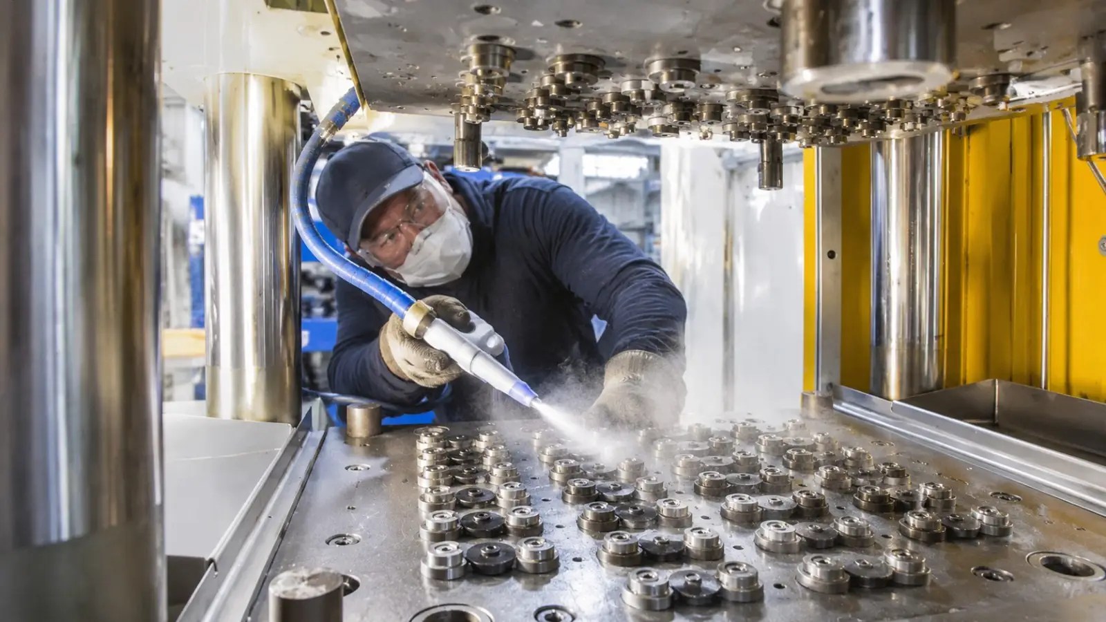IN-SITU INJECTION MOULD PLATE CLEANING
