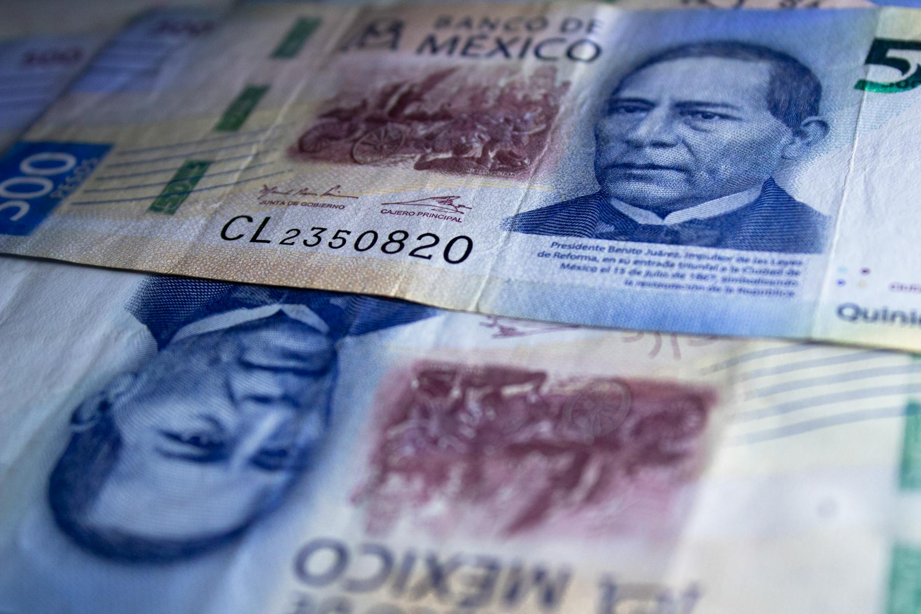 pay contractors in latam