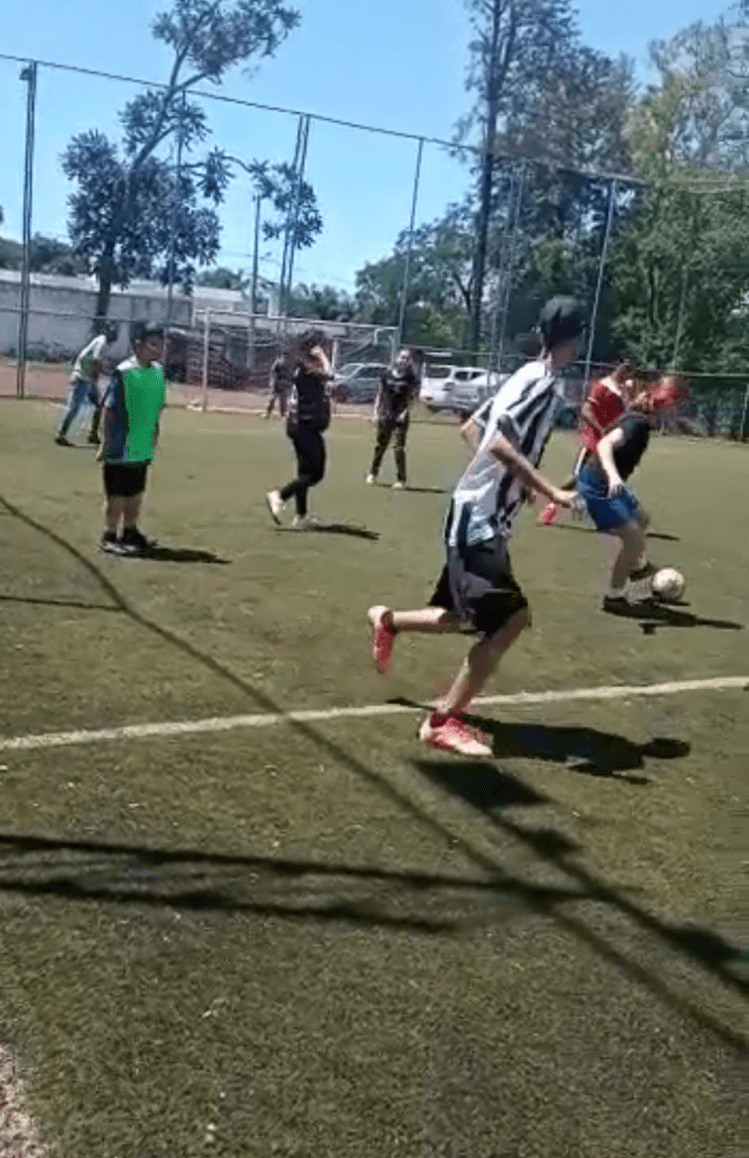 Futebol com os nossos jovens