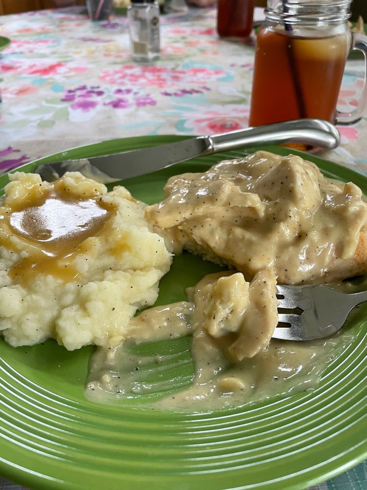 Slow cooker chicken breast with gravy