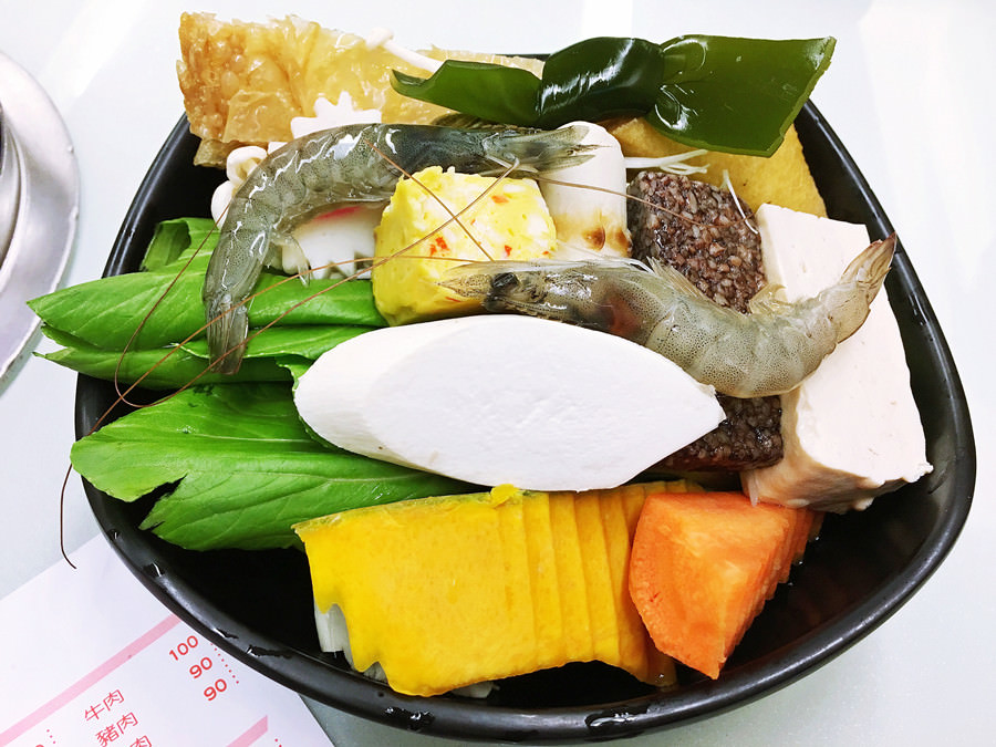 台中西區美食 小園迷你火鍋 精誠路凌晨宵夜 石頭火鍋 燒酒雞 麻油雞 龍膽石斑 素食