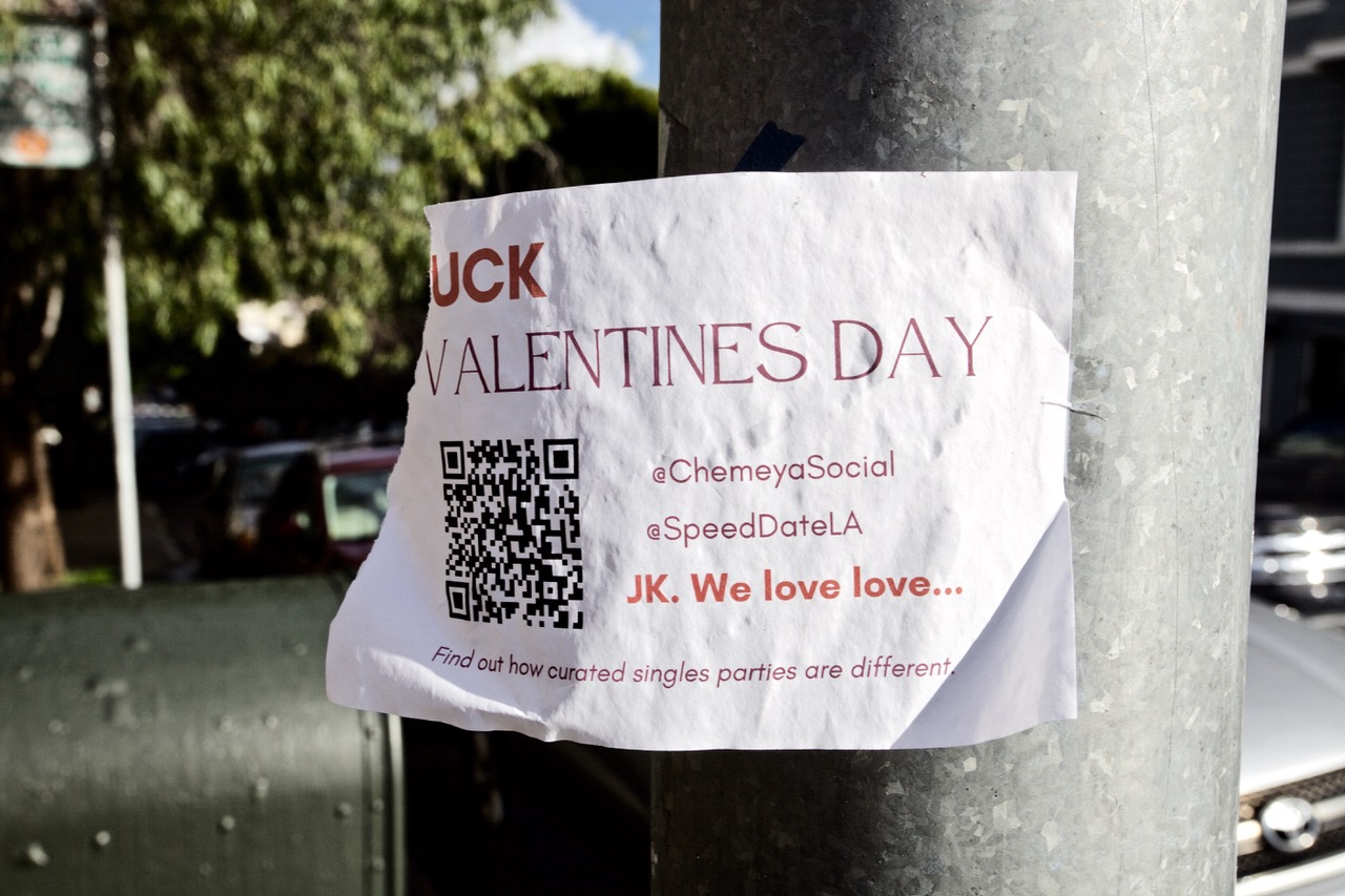 Valentine's day qr code on a pole in san francisco.