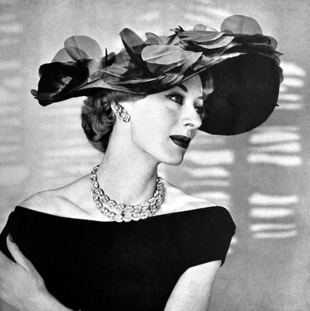 Legroux Soeurs hat 1955