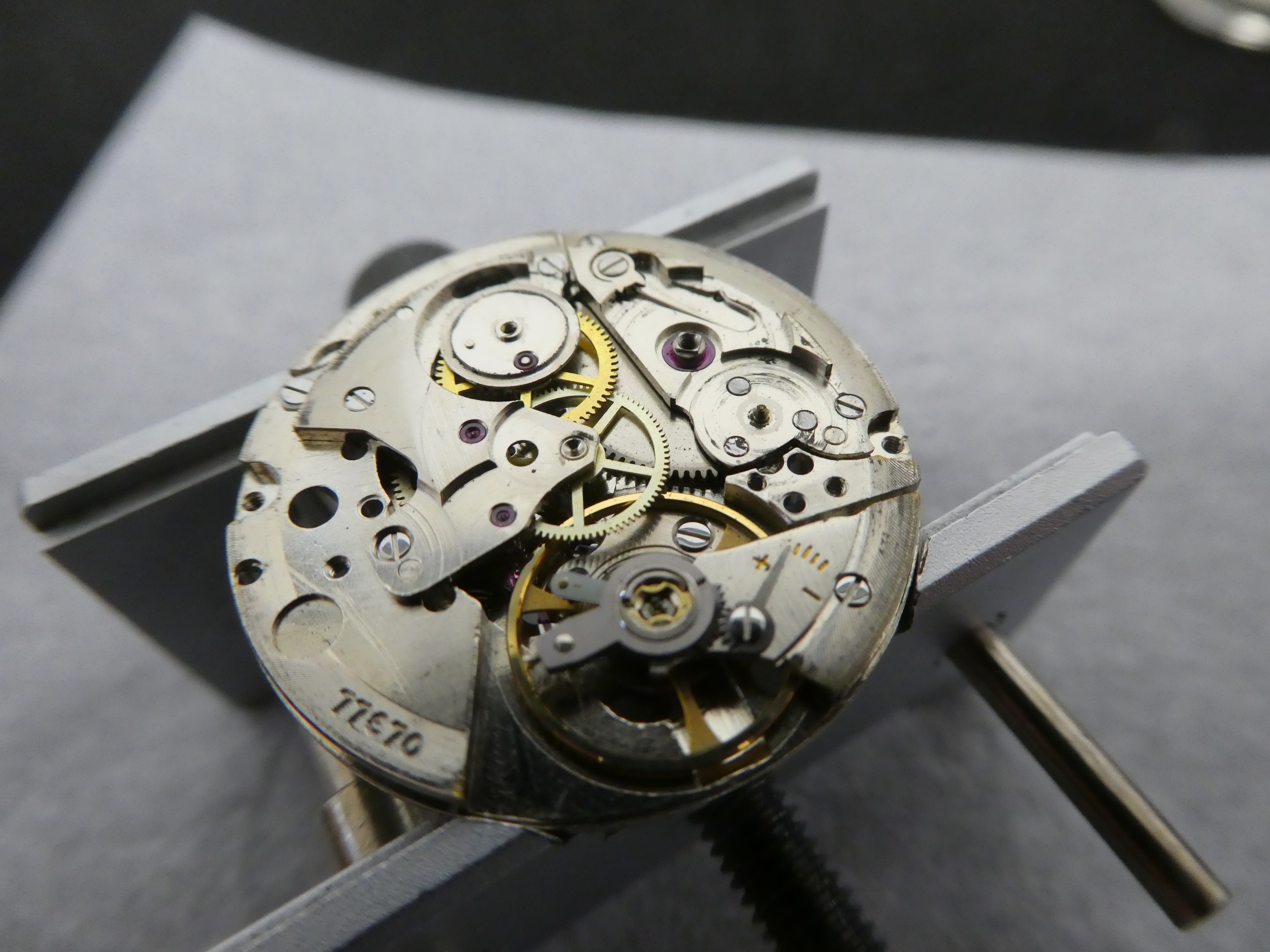 Service Zodiac Sea Wolf calibre 70-72 – Mitka's vintage watch service.