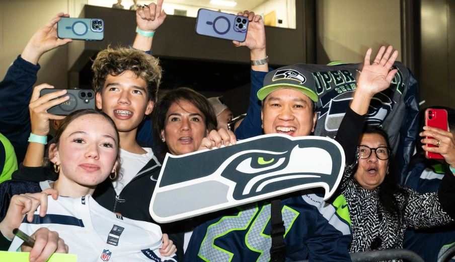 12 Prime Spots in Seattle to Cheer On the Seahawks to Super Bowl Victory