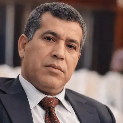 الصور المجهرية وبناء النسق الجامع في ديوان غناء في الطريق إلى المقبرة للشاعرة أفين حمّو- د.عادل ضرغام