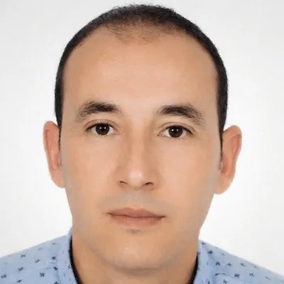الضوء الأحمر/ جواد عامر
