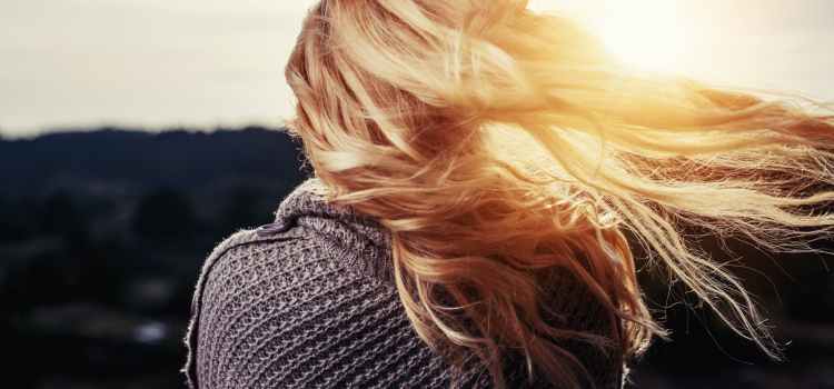 5 minutes pour imaginer être blonde au corps de rêve