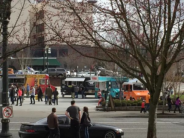 40 More Shots From Wizard World Portland Comic Con - Retina Minimal Patterns for Desktop