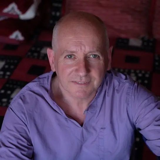 Just Exploring R Expeditions - High Quality Mobile Abstract Backgrounds | Free Download