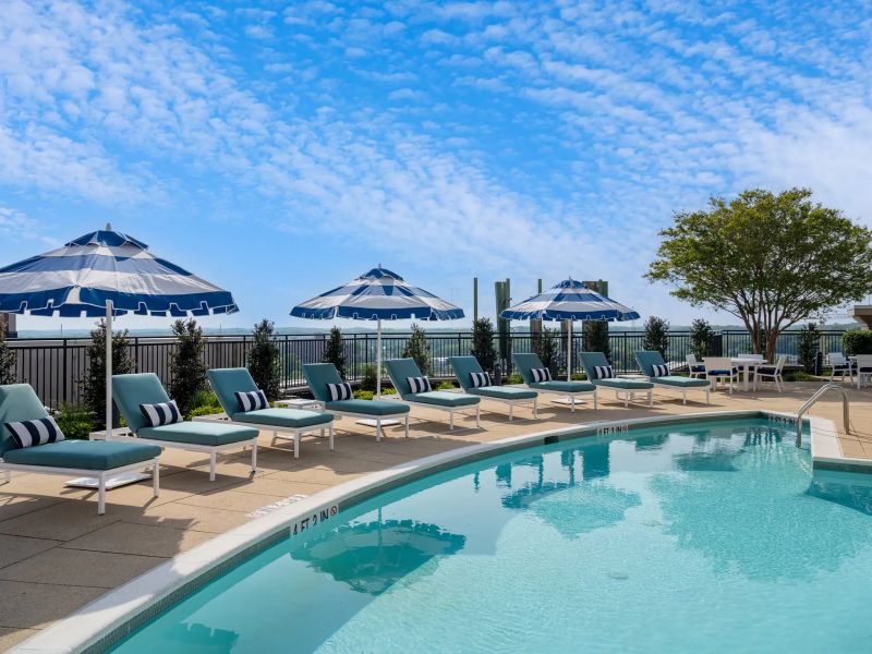 Poolside Fun Richmondmagazine Com - Premium High Resolution Geometric Images | Free Download