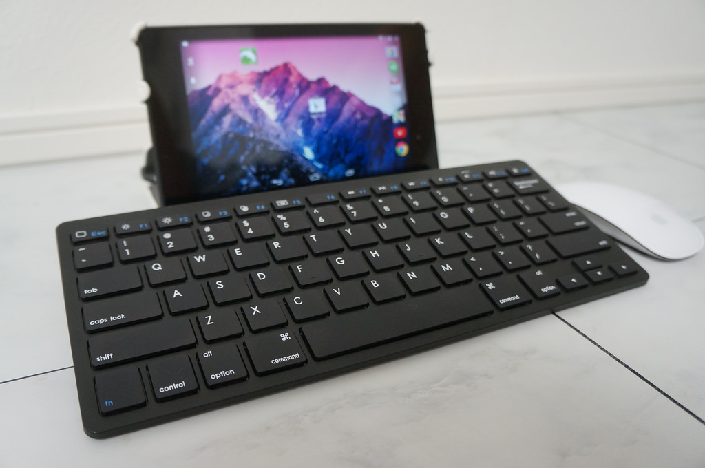 たった2000円で買えるタブレット向けBluetoothキーボードがなかなかいい感じござる！