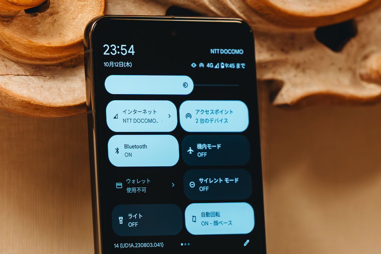 Android 16、通知とクイック設定パネルを大幅刷新か。ついに画面を分割？