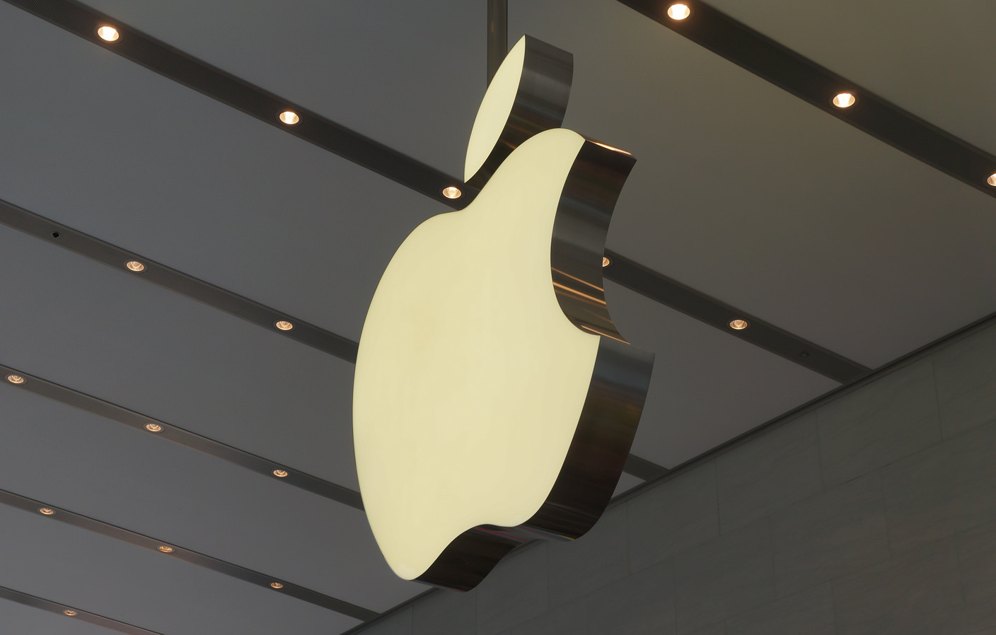 アップル、iPhoneの販売台数が初のマイナスに