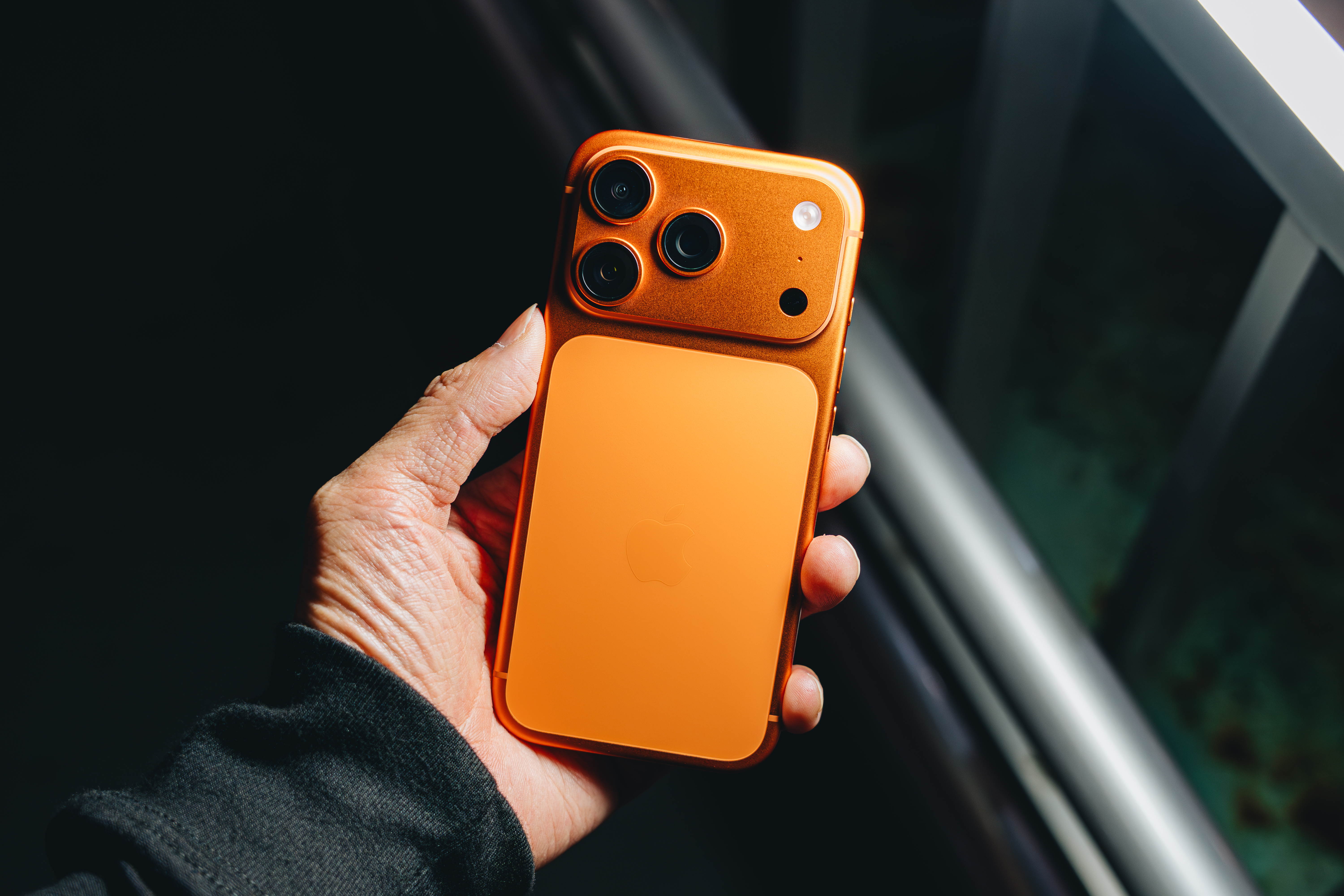iPhoneの発売サイクル変更説が再び。折りたたみiPhoneは26年9月