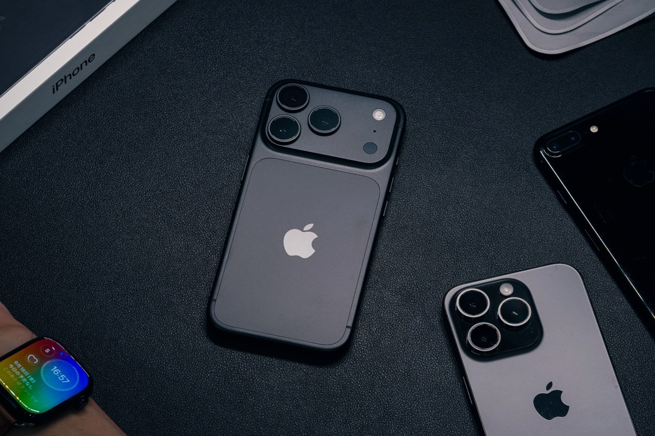 iPhone 18 Proの開封動画を公開。1年待ったブラックを購入!!