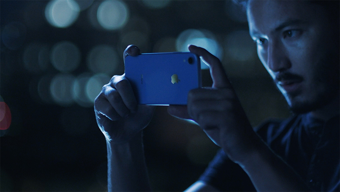 「iPhone XR」が発売。電池持ちに優れた低価格モデル