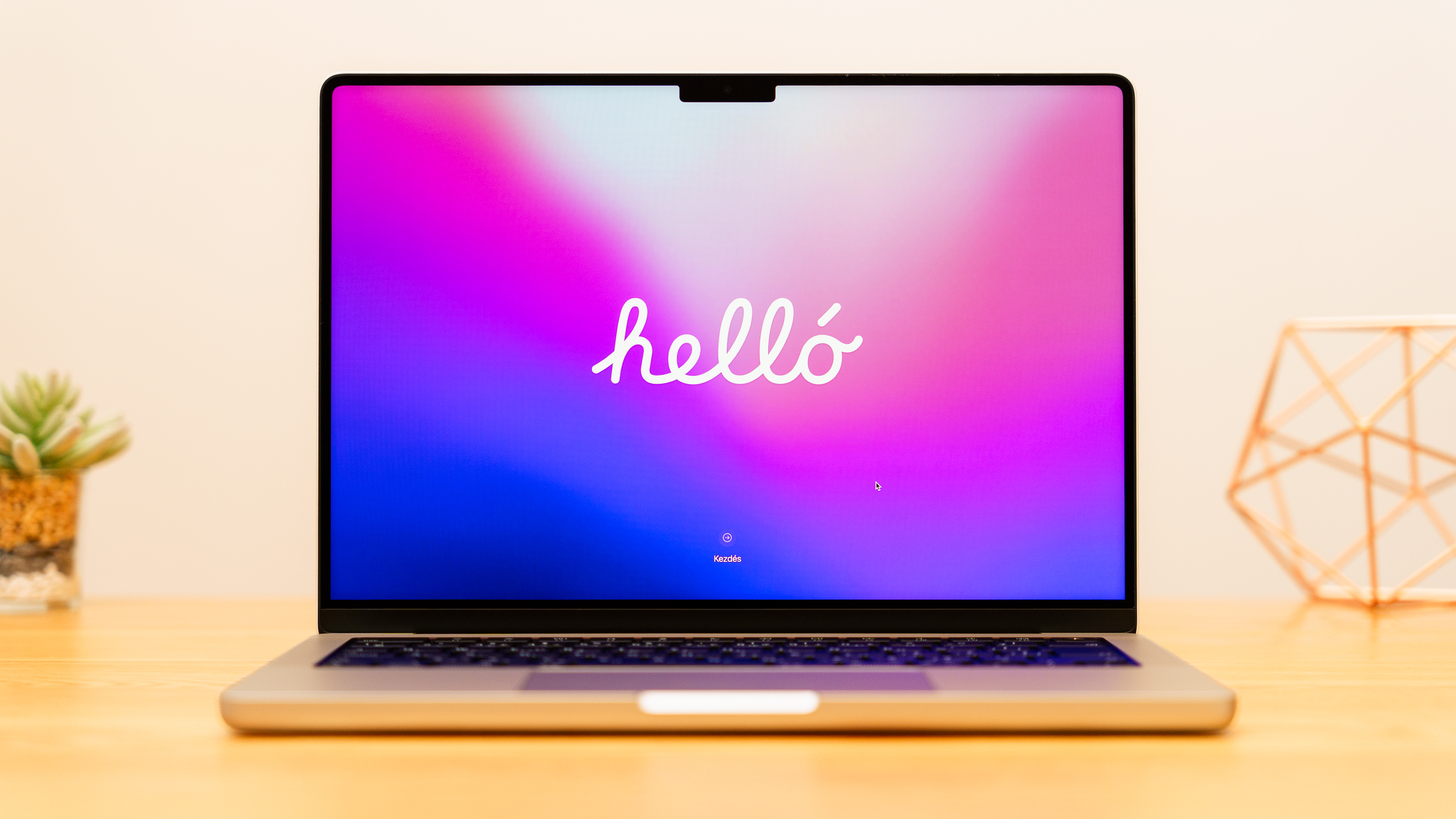 Apple、10月27日ごろに初のタッチ対応MacBook Pro、有機EL iPad miniを発表か