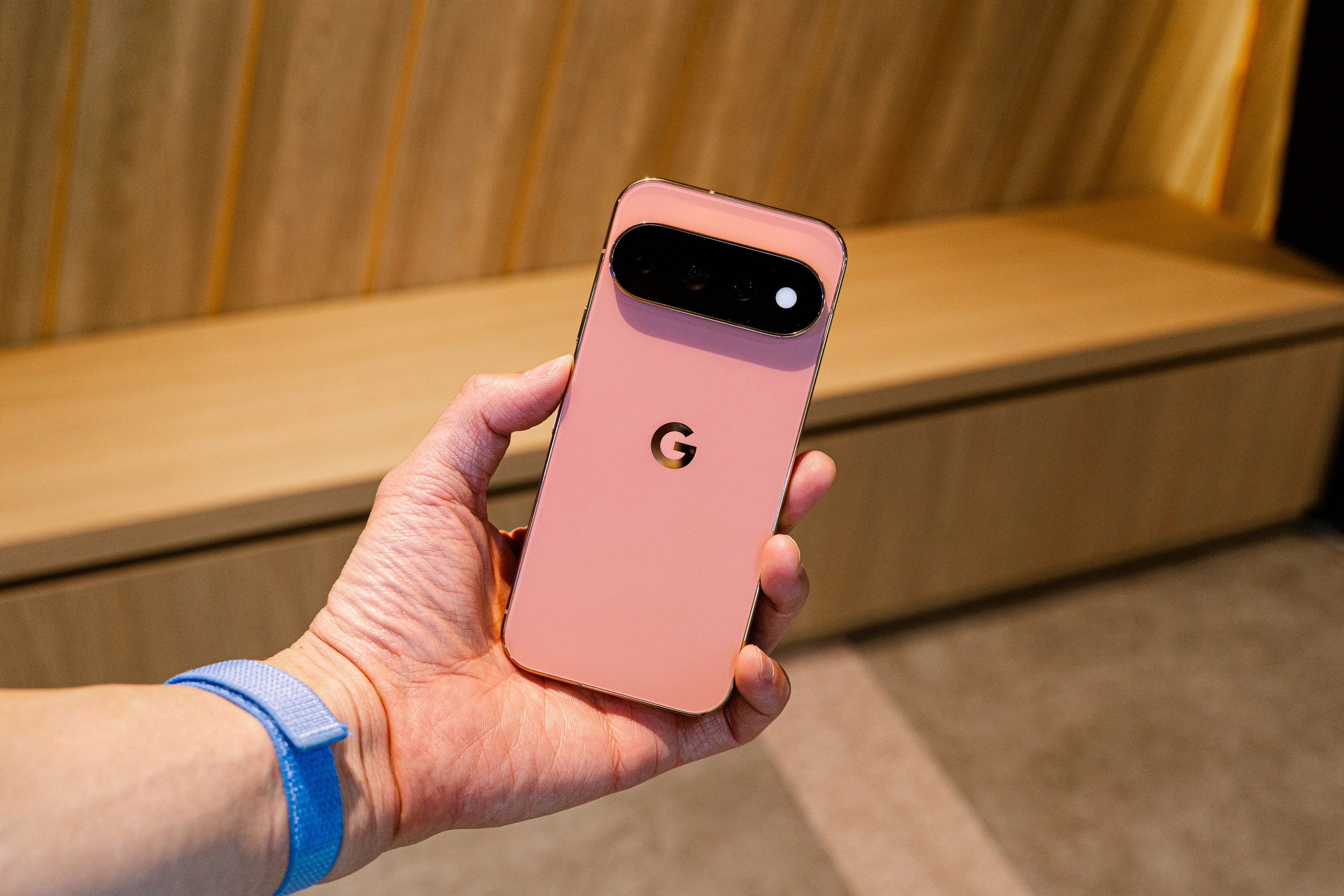 速報：Google Pixel 11 Proが発売。大切な通知を光で知らせる「HiLight」搭載、最大120倍AIズームも