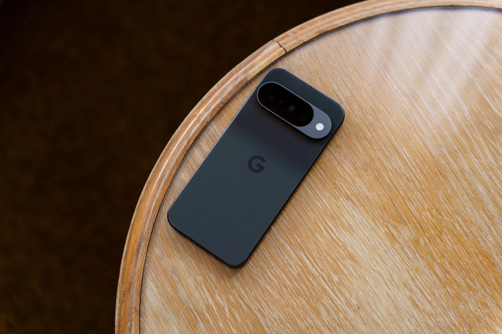 Google Pixel 11のスペックがリーク。望遠レンズなし、デュアルカメラに逆戻り?