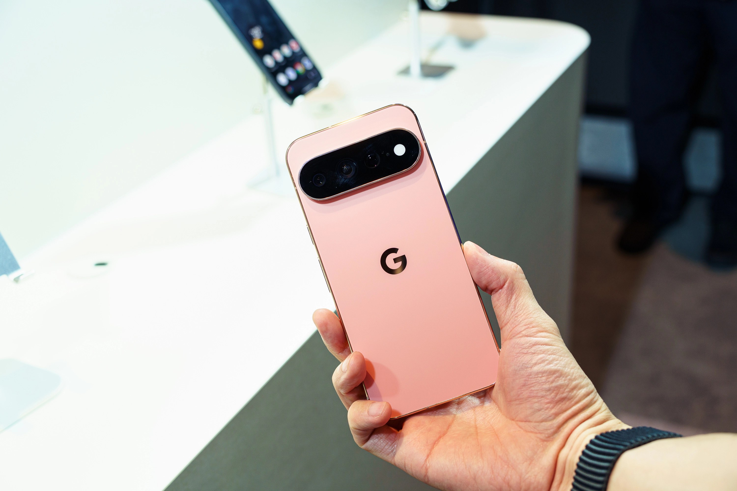 ドコモ、Google Pixel 11シリーズの価格発表。Pixel 11は月額1,893円から