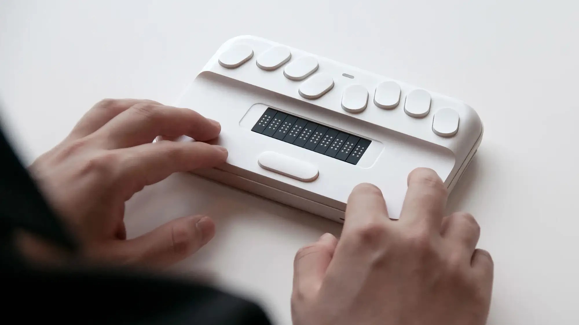 SMARTIO EDU - koncepcja urządzenia do nauki alfabetu Braille'a
