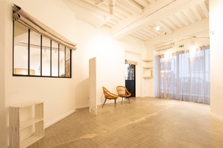 Salle lumineuse du showroom Le Jacobins Place des Jacobins à Lyon
