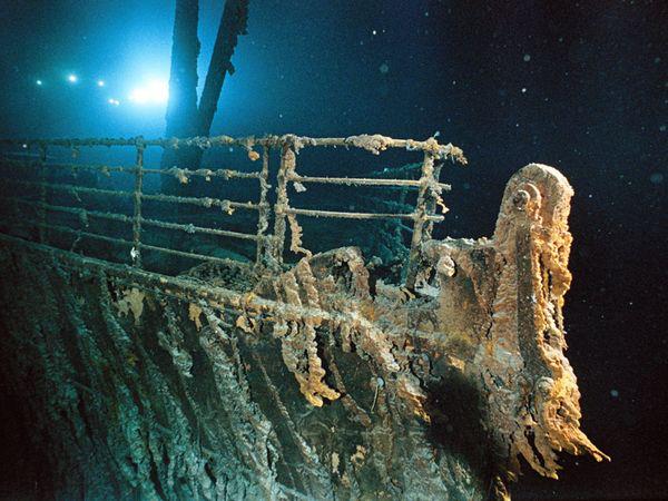 important shipwrecks-bow railing of titanic