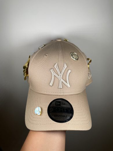 NY beige logo beige