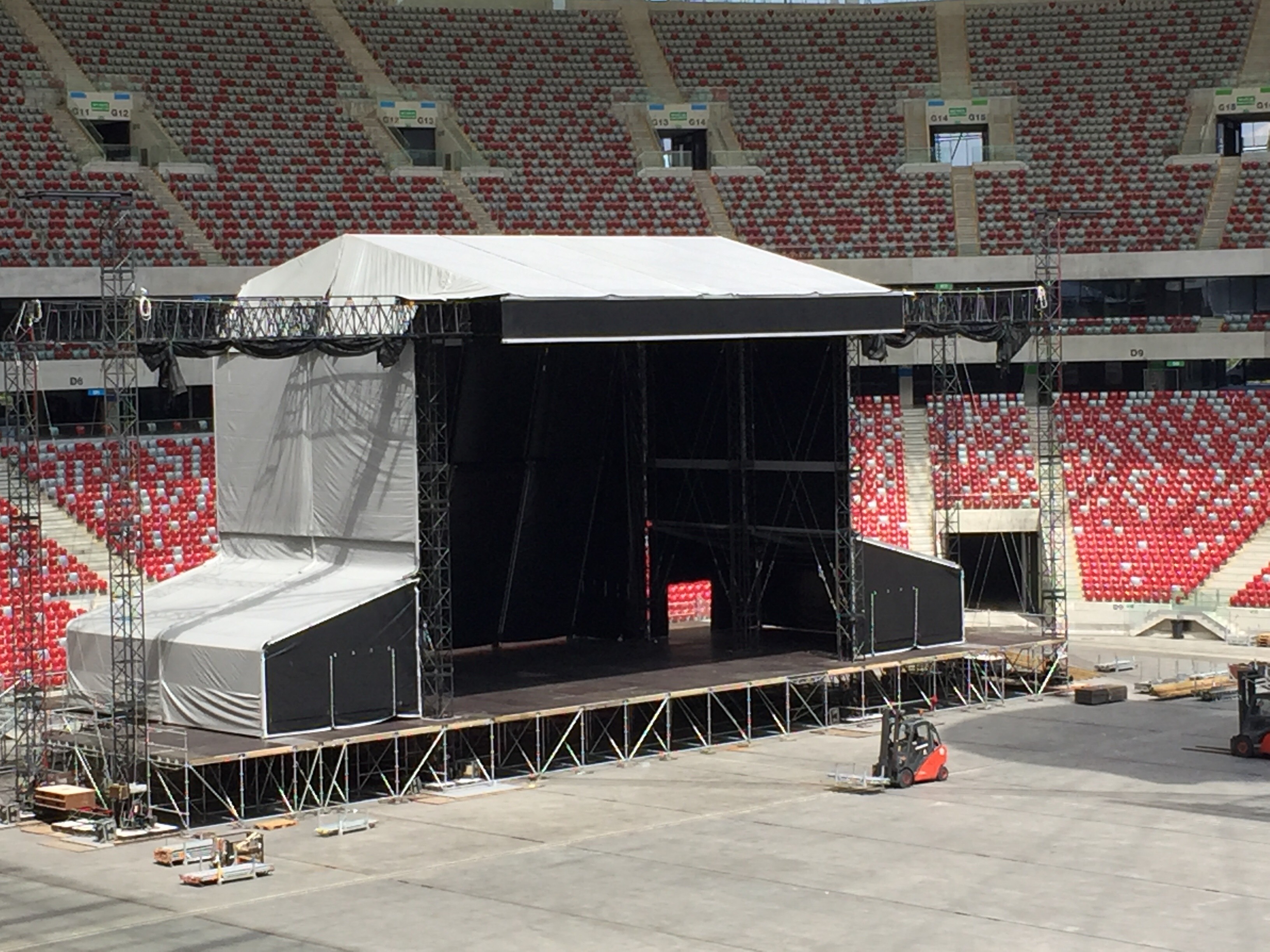 PGE Narodowy budowa sceny na koncert depeche MODE 2017.07.19