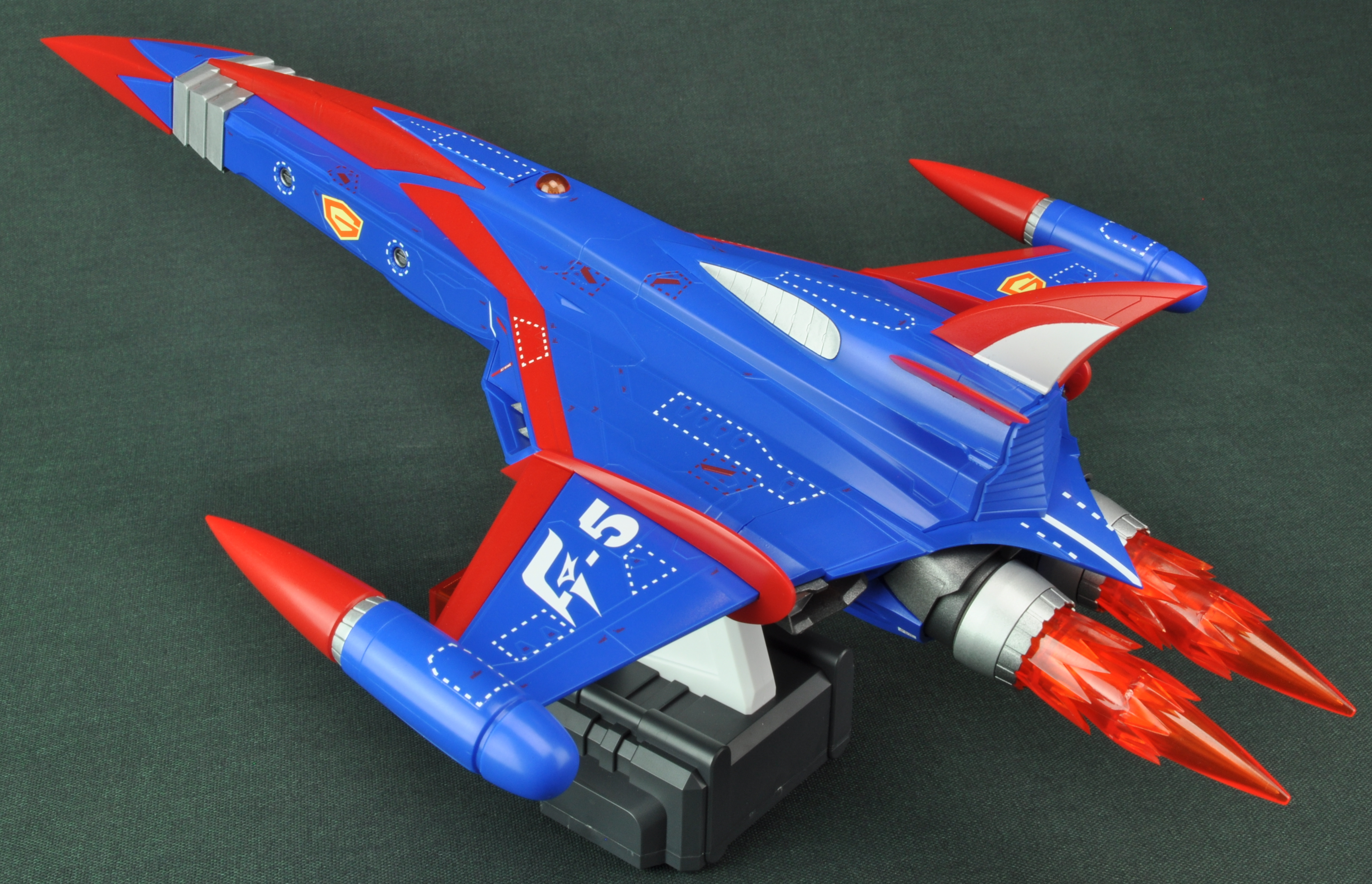 Academy's Battle of the Planets Phoenix – MODEL AIRPLANE MAKER