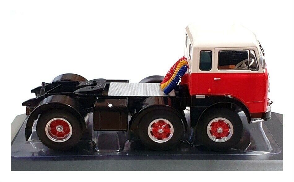 イクソ 1/43 フィアット 690 T1 1961 トレーラーヘッド ixo ixo（イクソ） 1/43 フィアット 690 T1 1961 グレー