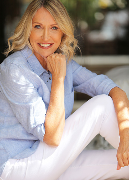 Zoe P Models Plus - Stunning Light Image - High Resolution