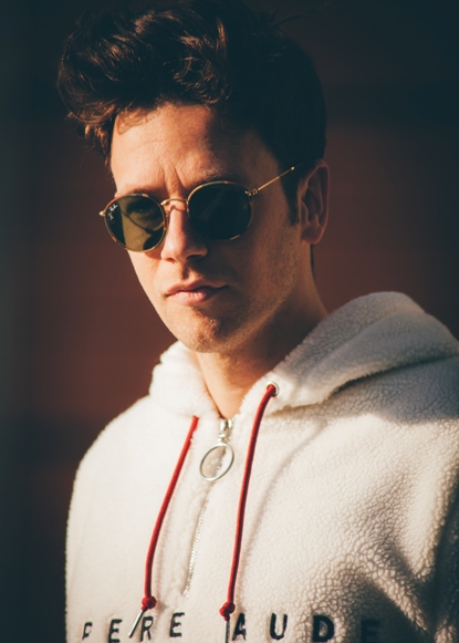 Stefano P S Models - 8K Minimal Wallpapers for Desktop